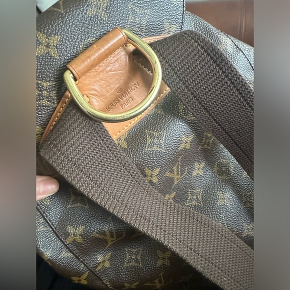 Authentic Vintage Louis Vuitton GM Montsouris GM - Picture 4 of 8